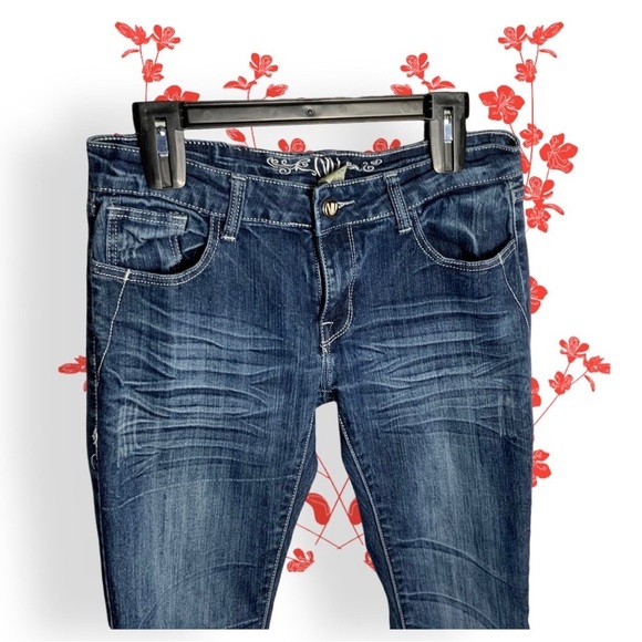 NV Dark Blue Faded Stretchy Jeans w Decorative Back Button Flap Pockets Jrs 11 - Picture 4 of 8